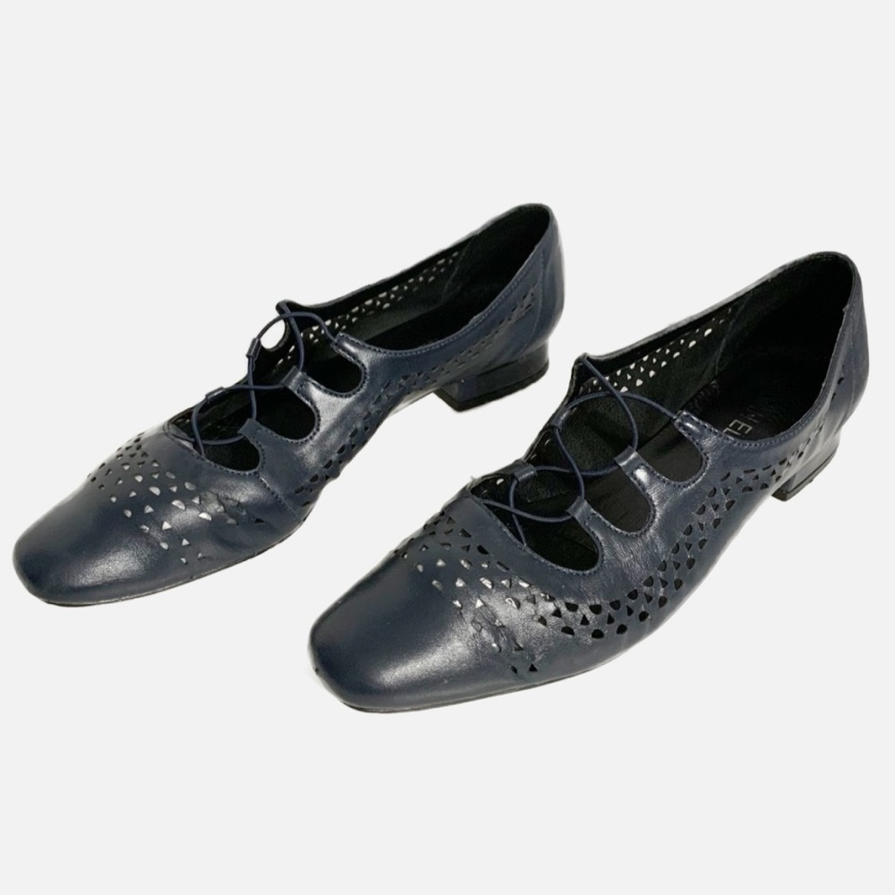VANELi Fabra Nappa Leather Perforated Ghillie Lace Skip On Shoe Rounded Toe Navy